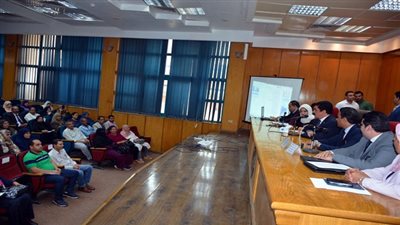 محافظ القليوبية يشهد ندوة الجهاز المركزي للتنظيم والإدارة لكيفية استخدام مشروع تحديث الملف الوظيفي