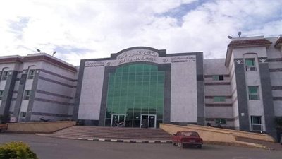 نخبة من أساتذة طب الزقازيق والأزهر وقناة السويس وعين شمس ومعهد القلب بمستشفى طور سيناء العام 