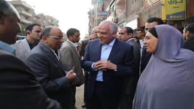 وزير التنمية المحلية ومحافظ الجيزة يتفقدان المحاور المرورية الجارى تطويرها بالمحافظة