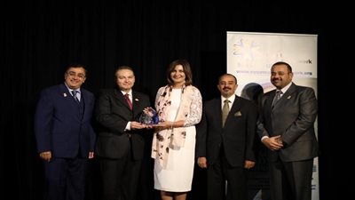 الشبكة المصرية للسرطان تكرم وزيرة الهجرة تقديرًا لجهودها في رعاية مصالح المصريين بالخارج