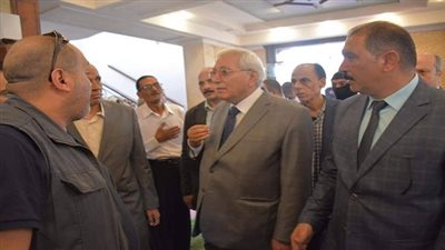 محافظ الدقهلية.. يوجه لوم للمسئولين بمركز المنزلة