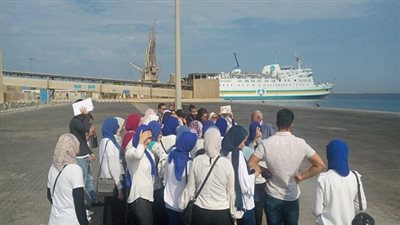 تعرف  لماذا قام طلاب كلية الفنون الجميلة بالاسكندرية لزيارة ميناء سفاجا؟