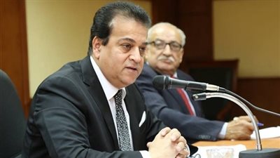 شباب الجامعات في زيارة لمصنع الأخشاب 