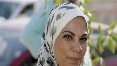 ثالث سيدة تقود رئاسة حى بمحافظة السويس