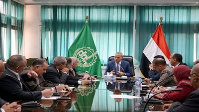 محافظ القليوبية يجتمع بنواب البرلمان للعمل كفريق واحد لخدمة المواطن 