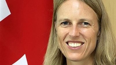 استقالة دبلوماسية بريطانية من حزب 