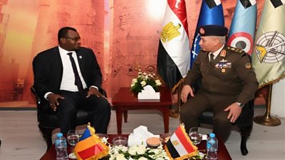 الفريق أول محمد زكى يلتقى وزير الدفاع والأمن بجمهورية تشاد ونائب وزير الدفاع الفرنسى