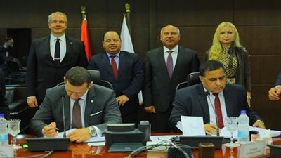 وزيرا النقل والمالية يشهدان توقيع اتفاقية التمويل الخاصة بعقد توريد وتصنيع 1300 عربة سكة حديد جديدة للركاب