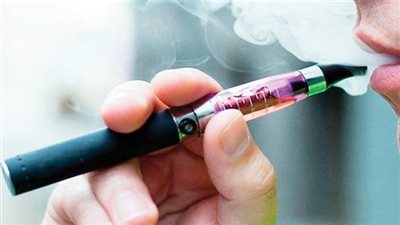 لهذه الأسباب.. إحترس من السجائر الإلكترونية
