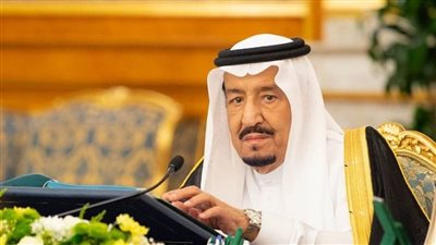 العاهل السعودي يلتقي وزير خارجية اليونان