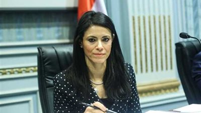 في منتدى شباب العالم.. وزيرة السياحة تلتقي مسئولي منظم الرحلات الألماني FTI