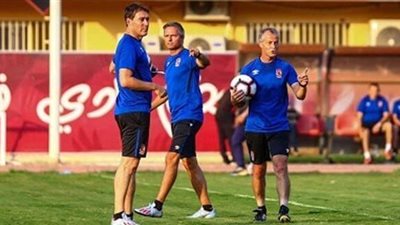 التجديدات والتعاقدات.. أزمات في طريق الأهلي