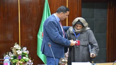 مساعدات مالية وفرص عمل وصرف علاج على نفقة الدولة في لقاء المواطنين بالدقهلية 