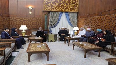 شيخ الأزهر يشيد بجائزة محمد بن زايد للمعلم المثالي