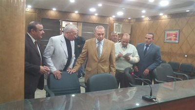 في جولة مفاجئة.. محافظ القليوبية يتفقد ديوان مديرية التعليم 