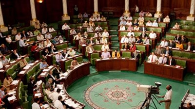 ليبيا.. تفويض الجيش لتعطيل المطارات