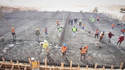 وزير الإسكان: بِدء صب الخرسانة المسلحة لعددٍ من المنشآت بمشروع محطة المياه العملاقة بمدينة ناصر الجديدة
