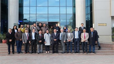 جامعة مصر للعلوم والتكنولوجيا تكرم عمرو عزت سلامة أمين اتحاد الجامعات العربية