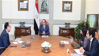 الرئيس السيسي يجتمع مع رئيس الوزراء ووزيرة التعاون الدولي