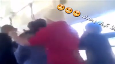 شاهد| تحرش في أتوبيس نقل عام.. والطريقة ذكية 