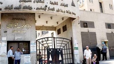 مطالب بإقالة وزير الصحة.. وواقعة جديدة تزعج الأطباء 