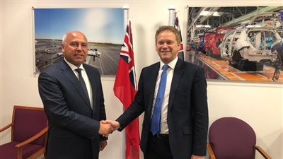 تفاصيل اجتماع كامل الوزير مع وزير النقل البريطاني 