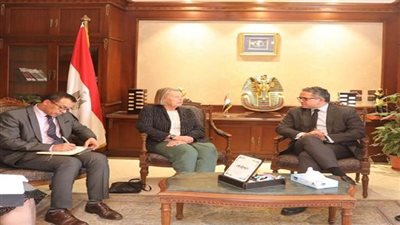 تفاصيل اجتماع وزير السياحة والأثار مع اليونسكو