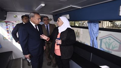 القباج تتفقد الوحدة المتنقلة لبرنامج أطفال بلا مأوي بالقليوبية