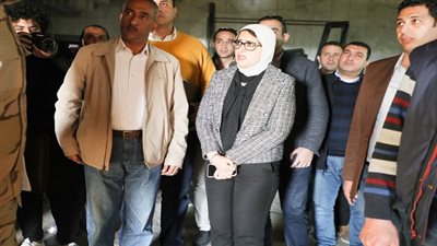 وزيرة الصحة تتفقد أعمال التطوير بمستشفى رأس سدر ووحدة صحة أسرة 