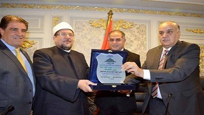 البرلمان المصري يكرم وزير الأوقاف تقديرًا لجهوده الدعوية والوطنية والحفاظ على مال الوقف