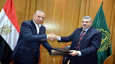 محافظ القليوبية وأمين عام 