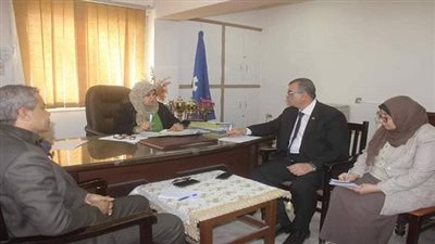 مدير تعليم السويس تعقد إجتماعا لبحث أوضاع العملية التعليمية بالمحافظة