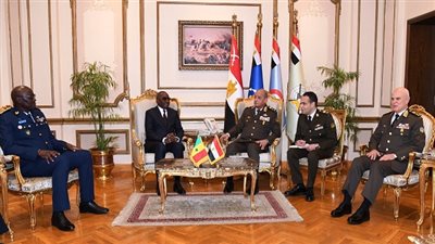 وزير الدفاع والإنتاج الحربى يلتقى وزير القوات المسلحة بجمهورية السنغال