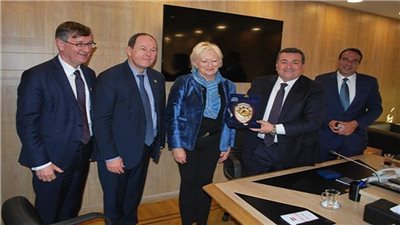 أسامة هيكل يستقبل وفد أعضاء الشيوخ الفرنسى