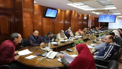  محافظة السويس تناقش تكثيف العمل لتحصيل المتأخرات المالية علي المحلات