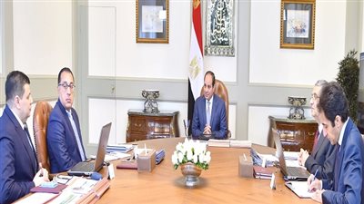 الرئيس السيسي يجتمع مع رئيس الوزارء ووزير الكهرباء و رئيس هيئة المحطات النووية 