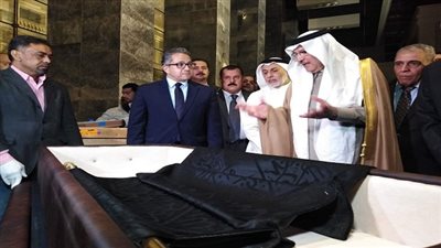 السعودية تهدى مصر جزءا من كسوة الكعبة لعرضها بمتحف العاصمة الادارية