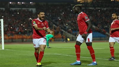 نسر الأهلي يصطاد صن داونز بثنائية معلول