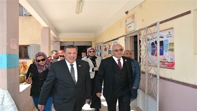 نائب وزير التربية والتعليم يطمئن على سير العملية التعليمية خلال تفقده مدارس بالإسكندرية