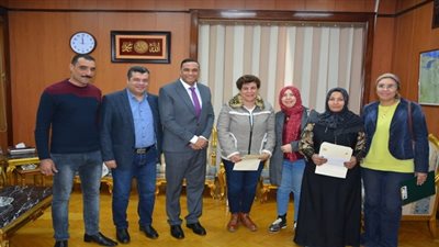 بالصور.. تكريم عدد من النماذج المشرفة للمرأة والشباب بالدقهلية 