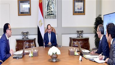 الرئيس السيسي يجتمع مع رئيس الوزراء ووزير التعليم العالي والبحث العلمي