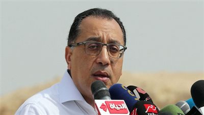 بشأن كورونا.. قرارات حكومية جديدة.. تعليق حركة الطيران في كافة المطارات.. وتحرك هام بشأن الموظفين بالدولة