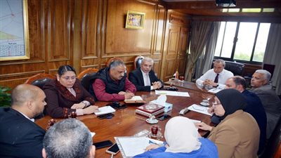 محافظ القليوبية يجتمع مع الصحة والطب البيطري والتربية والتعليم والشباب والرياضة لعرض الاستعدادات لمواجهة فيروس كورونا