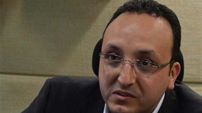 الحكومة تضبط متجرًا غير مرخص يبيع كمامات وقفازات مجهولة المصدر