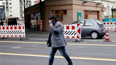 رويترز تكشف عدد المصابين بكورونا حول العالم 