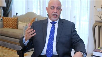 الوفد يشيد بتحمل 