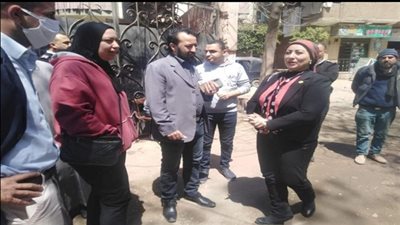 برلمانية تتابع عملية صرف المعاشات بمكاتب بريد أوسيم