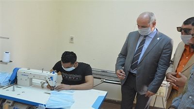 جامعة الفيوم تساهم بتصنيع أقنعة الوجه الطبية