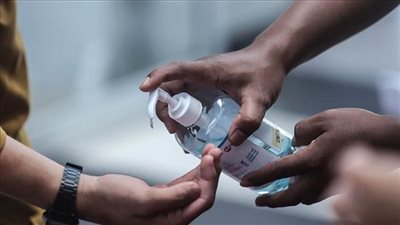 للوقاية من كورونا.. وزارة الصحة توجه نصائح للمواطنين قبل دخول المنزل