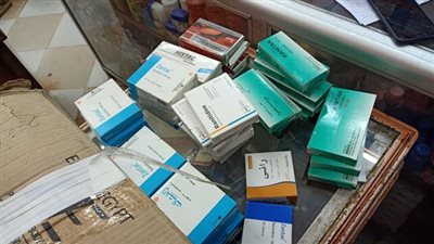 التفتيش الصيدلي بالشرقية يضبط مخزن غير مرخص لبيع الأدوية بالحسينية